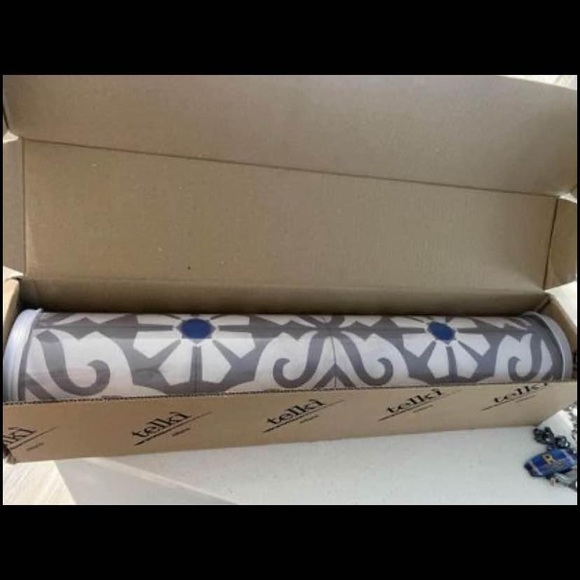 Italian Rug - Picture 6 of 7